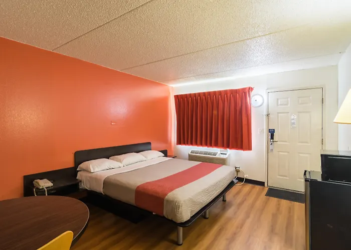 Hotel 6-joliet, Il - I-80
