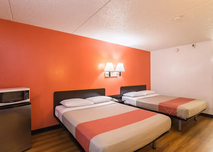 6-joliet, Il - I-80 Hotel