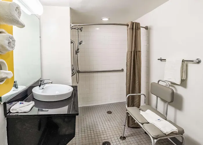 Hotel 6-joliet, Il - I-80 3*