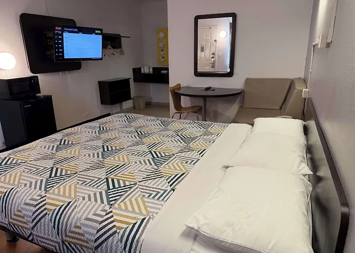 Hotel 6-joliet, Il - I-80