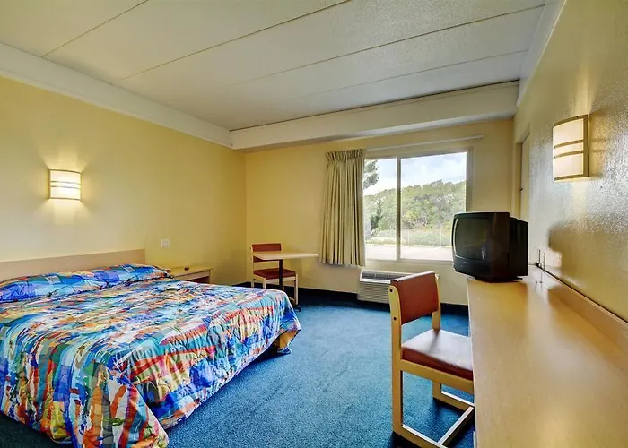 6-joliet, Il - I-80 Hotel Joliet