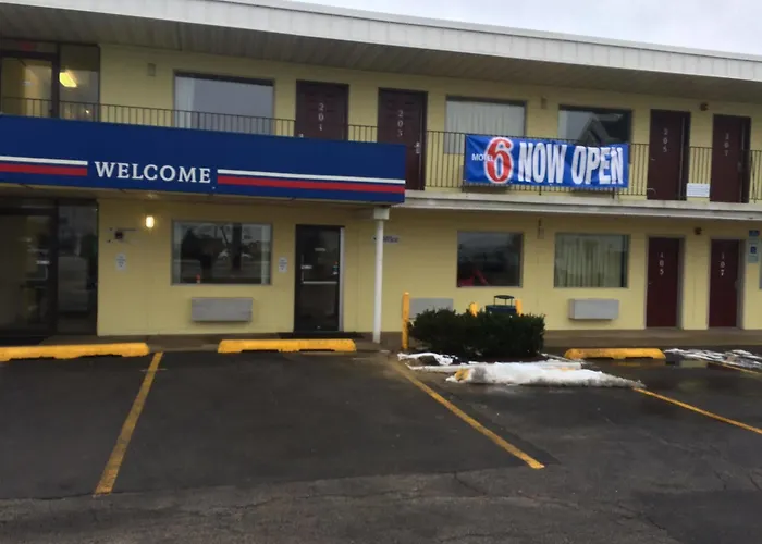 Hotel 6-joliet, Il - I-80 3*